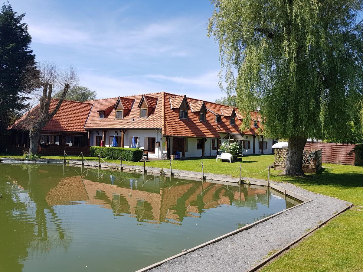 Bed & Breakfast Les Etangs Des Couartes